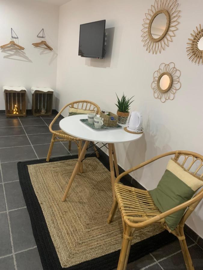 Aux Fines Bulles Gite Et Chambres D Hotes Neuve-Maison Esterno foto