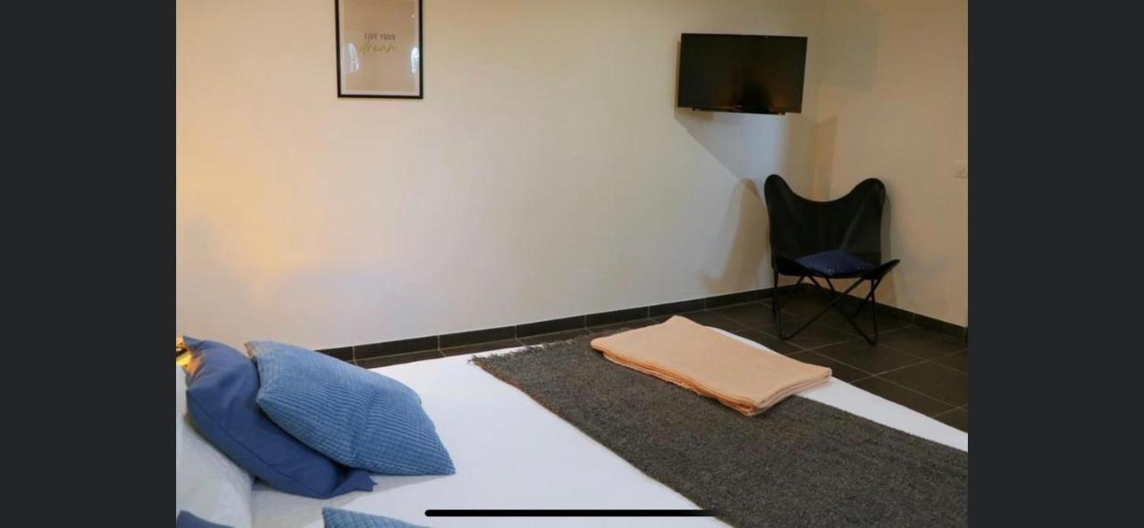 Aux Fines Bulles Gite Et Chambres D Hotes Neuve-Maison Esterno foto
